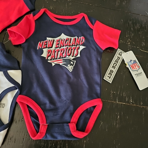 NFL New England Patriots Infant/Baby Boys’ 3-Piece Bodysuits New With Tags 0-3M - Picture 4 of 6